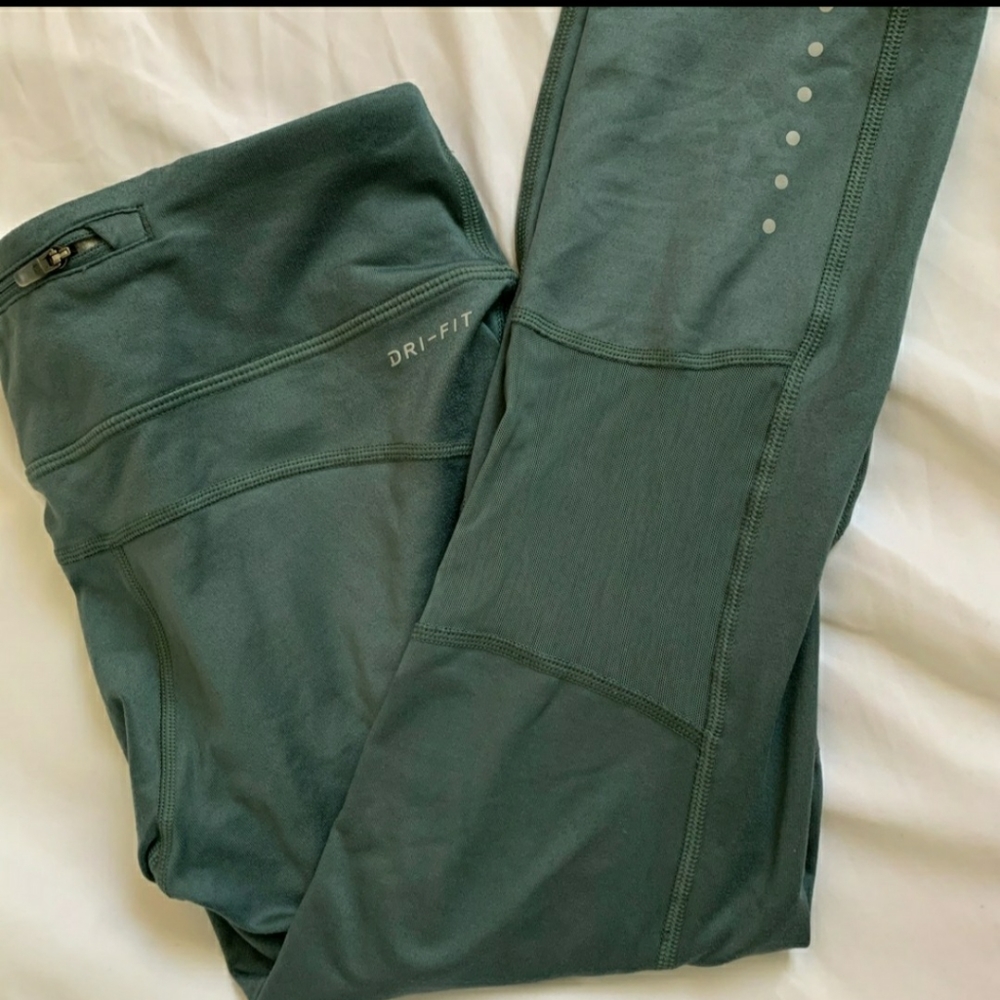 NIKE leggings w/ mesh